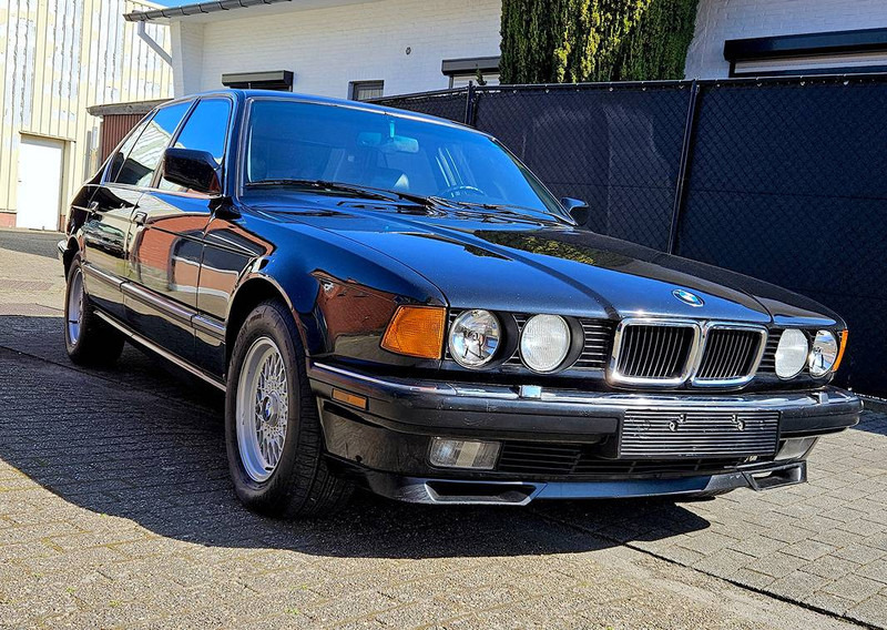 BMW 750IL - Лек автомобил: снимка 2 BMW 750IL - Лек автомобил: снимка 2