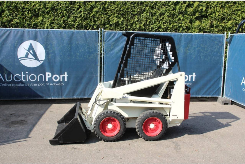 Bobcat 315 - Колесен товарач: снимка 1 Bobcat 315 - Колесен товарач: снимка 1