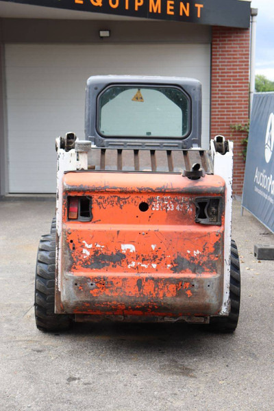 Bobcat S130 - Колесен товарач: снимка 5 Bobcat S130 - Колесен товарач: снимка 5