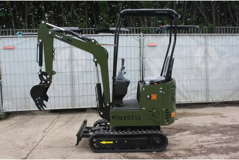 COLT KV13 - Мини багер: снимка 1 COLT KV13 - Мини багер: снимка 1