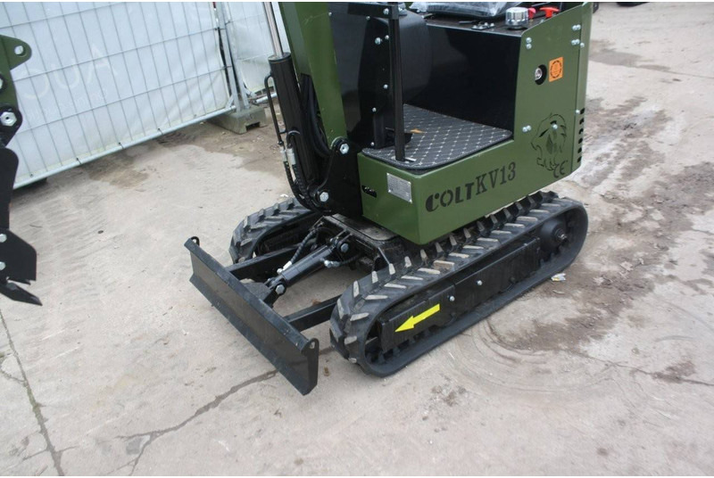 COLT KV13 - Мини багер: снимка 3 COLT KV13 - Мини багер: снимка 3