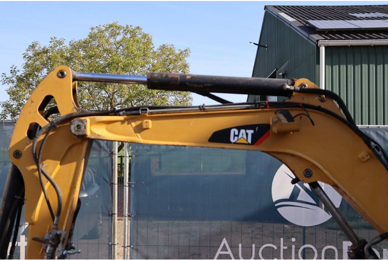Верижен багер Caterpillar 302.7D: снимка 15