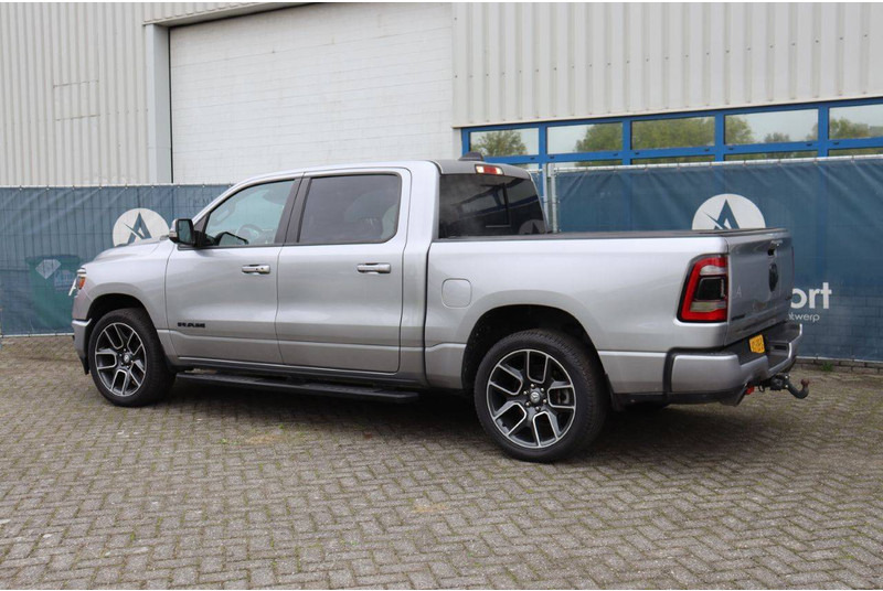 Dodge Ram 1500 1500 Sport 4x4 - Лек автомобил: снимка 3 Dodge Ram 1500 1500 Sport 4x4 - Лек автомобил: снимка 3