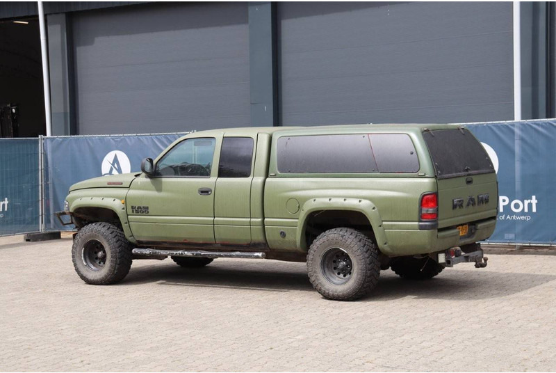 Dodge Ram 1500 - Лек автомобил: снимка 3 Dodge Ram 1500 - Лек автомобил: снимка 3