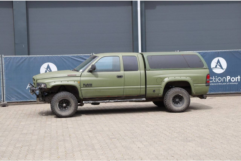 Dodge Ram 1500 - Лек автомобил: снимка 1 Dodge Ram 1500 - Лек автомобил: снимка 1