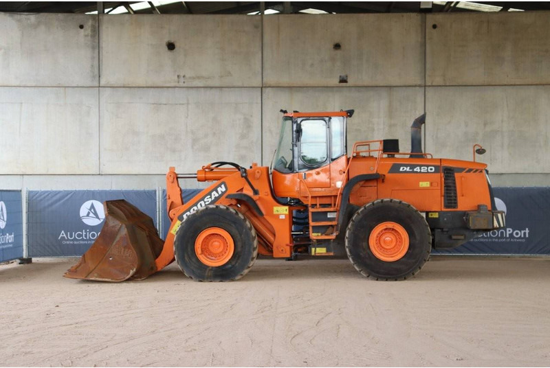Doosan DL420 - Колесен товарач: снимка 2 Doosan DL420 - Колесен товарач: снимка 2