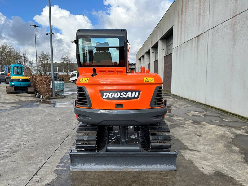 Doosan DX55-9C - Верижен багер: снимка 5 Doosan DX55-9C - Верижен багер: снимка 5