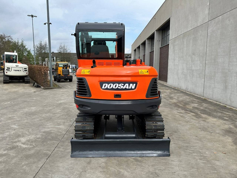 Doosan DX55-9C - Верижен багер: снимка 5 Doosan DX55-9C - Верижен багер: снимка 5