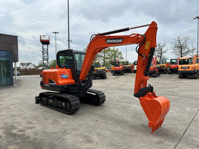 Doosan DX55-9C - Верижен багер: снимка 3 Doosan DX55-9C - Верижен багер: снимка 3
