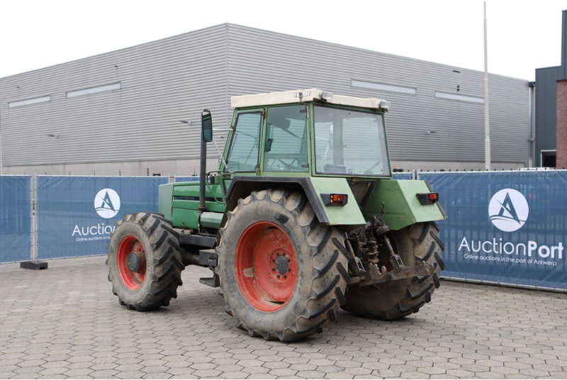 Fendt Favorit 612 LSA E - Трактор: снимка 4 Fendt Favorit 612 LSA E - Трактор: снимка 4