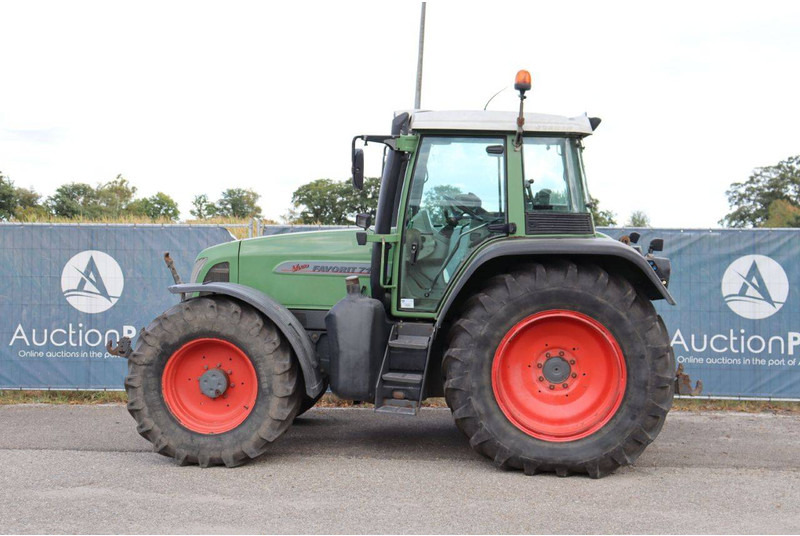 Fendt Vario Favorit 716 - Трактор: снимка 2 Fendt Vario Favorit 716 - Трактор: снимка 2
