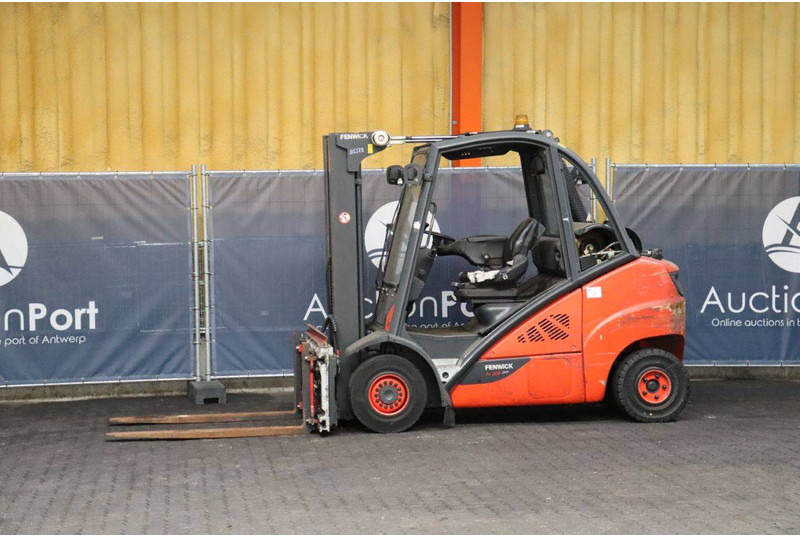 Fenwick H35T-02 - Газокар: снимка 1 Fenwick H35T-02 - Газокар: снимка 1