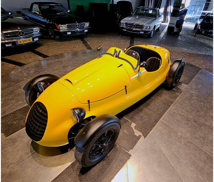 Ferrari Vintage Racer Ferrari-hommage Triumph - Седан: снимка 4 Ferrari Vintage Racer Ferrari-hommage Triumph - Седан: снимка 4