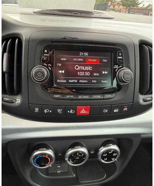 Седан Fiat 500L (I) Living _ 1.6 MultiJet 16v: снимка 8