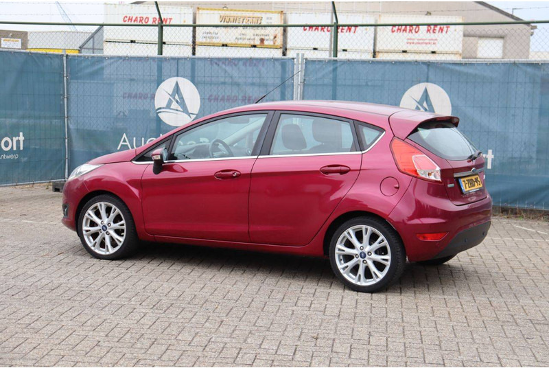 Ford Fiesta - Седан: снимка 3 Ford Fiesta - Седан: снимка 3