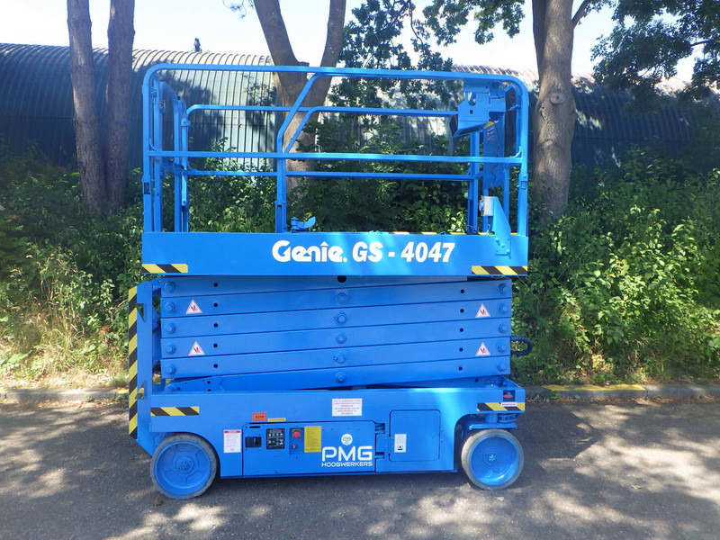 Genie GS-4047 - Ножична работна платформа: снимка 1 Genie GS-4047 - Ножична работна платформа: снимка 1