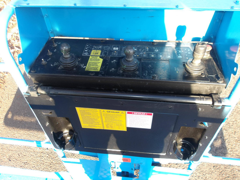 Genie S-125 - Телескопична платформа: снимка 5 Genie S-125 - Телескопична платформа: снимка 5