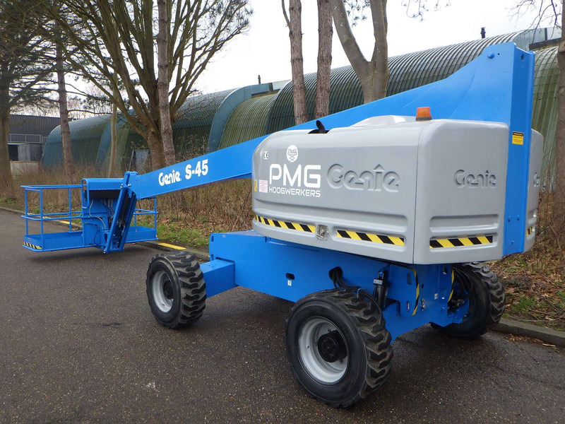 Genie S-45 - Телескопична платформа: снимка 3 Genie S-45 - Телескопична платформа: снимка 3