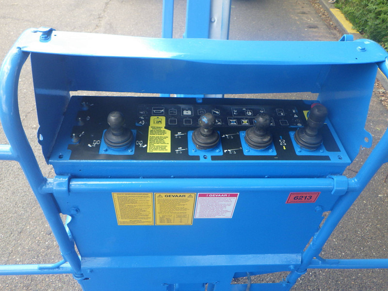 Genie Z-80/60 - Телескопична платформа: снимка 5 Genie Z-80/60 - Телескопична платформа: снимка 5