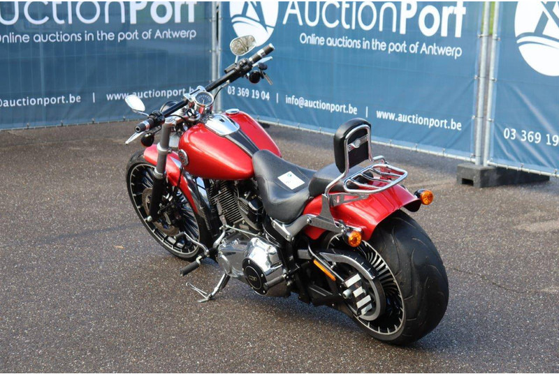 Harley-Davidson Breakout - Мотоциклет: снимка 4 Harley-Davidson Breakout - Мотоциклет: снимка 4