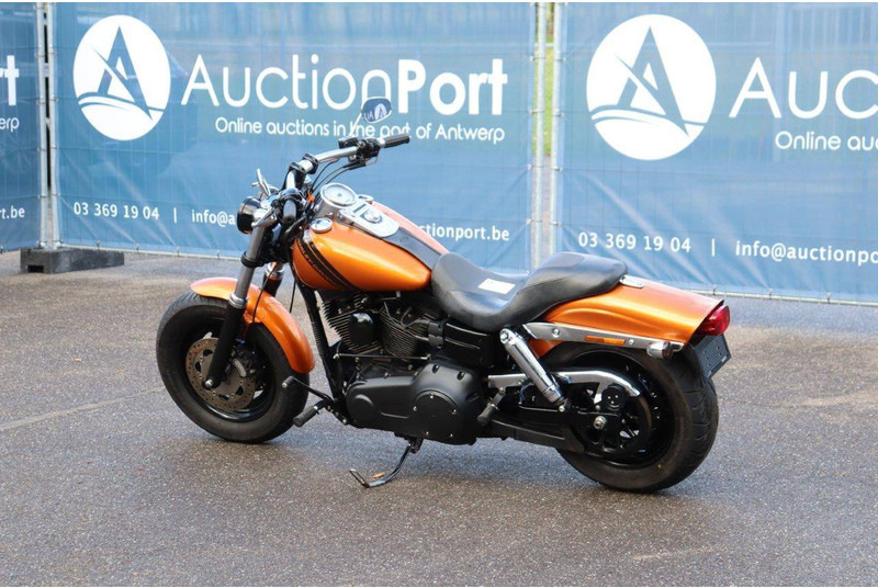 Harley-Davidson Dyna Fat Bob - Мотоциклет: снимка 3 Harley-Davidson Dyna Fat Bob - Мотоциклет: снимка 3
