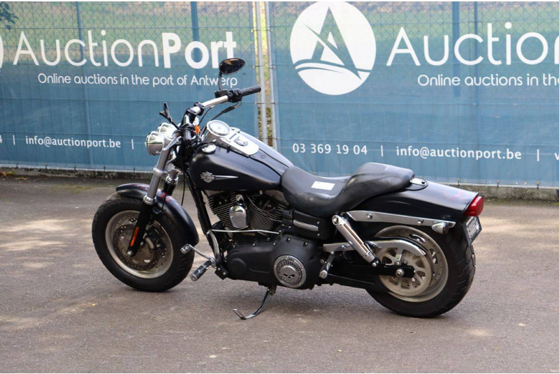 Harley-Davidson Dyna Fat Bob - Мотоциклет: снимка 3 Harley-Davidson Dyna Fat Bob - Мотоциклет: снимка 3