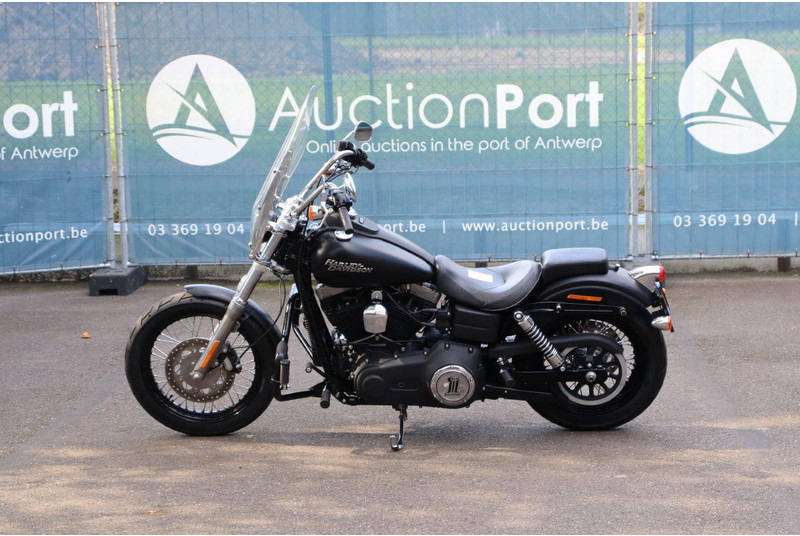Harley-Davidson Dyna Street Bob - Мотоциклет: снимка 2 Harley-Davidson Dyna Street Bob - Мотоциклет: снимка 2