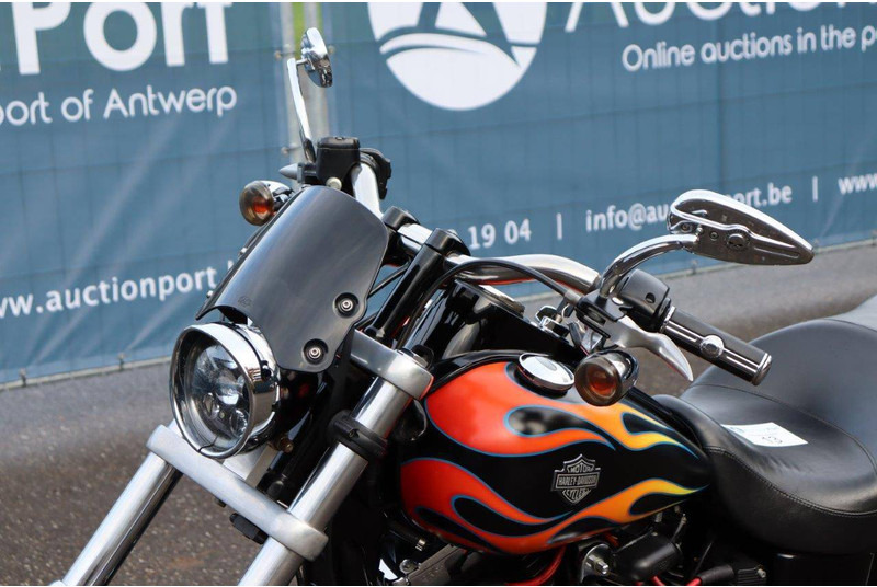 Мотоциклет Harley-Davidson Dyna Wide Glide: снимка 11