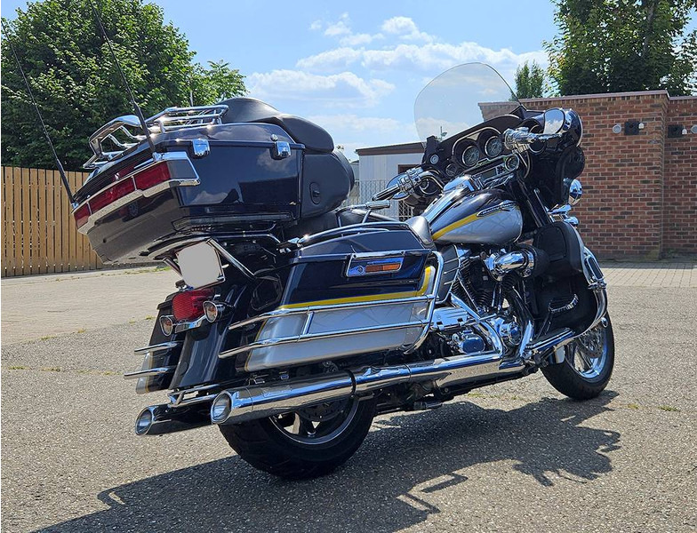 Harley-Davidson Electra Glide Ultra Classic (FLHTCUSE7) CVO - Мотоциклет: снимка 4 Harley-Davidson Electra Glide Ultra Classic (FLHTCUSE7) CVO - Мотоциклет: снимка 4