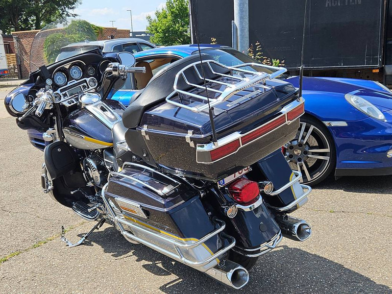 Harley-Davidson Electra Glide Ultra Classic (FLHTCUSE7) CVO - Мотоциклет: снимка 3 Harley-Davidson Electra Glide Ultra Classic (FLHTCUSE7) CVO - Мотоциклет: снимка 3