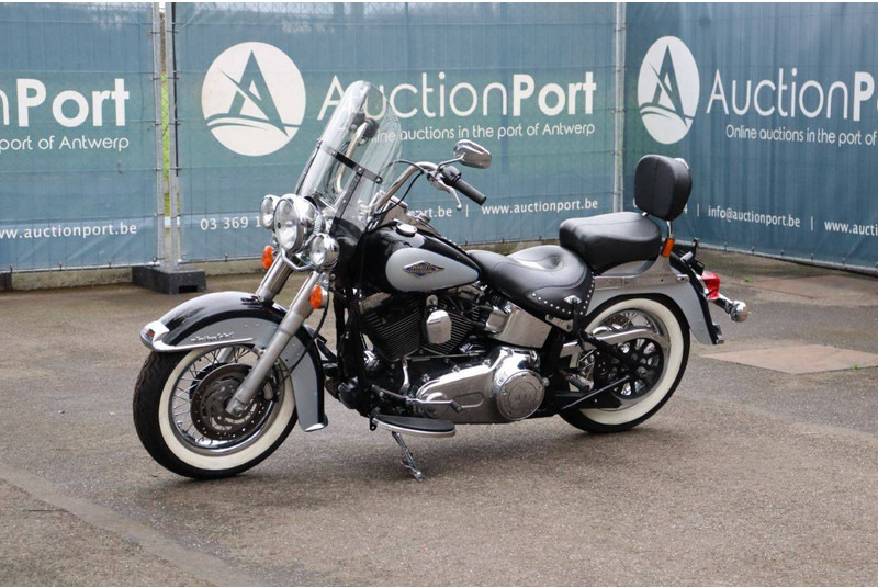 Мотоциклет Harley-Davidson Heritage Softail Classic: снимка 9 Мотоциклет Harley-Davidson Heritage Softail Classic: снимка 9