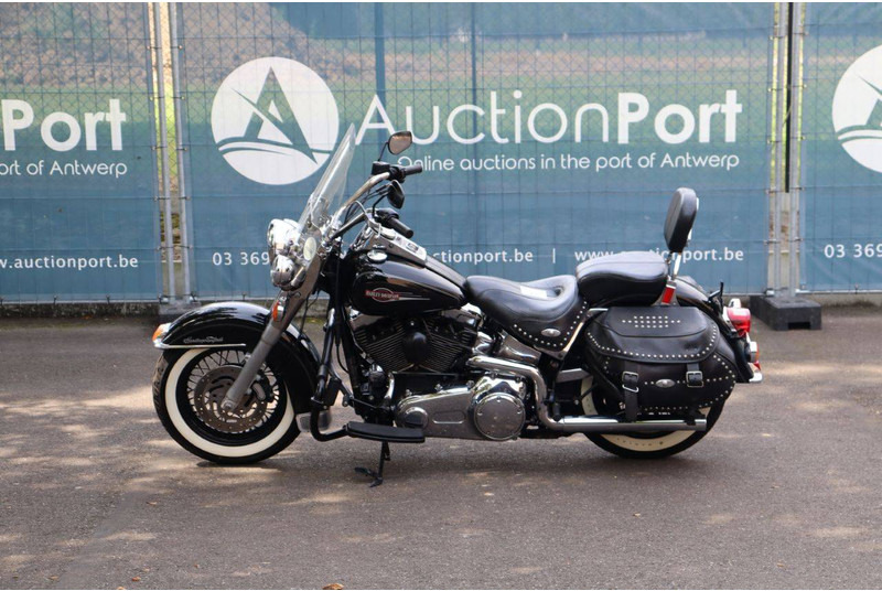 Harley-Davidson Heritage Softail Classic - Мотоциклет: снимка 2 Harley-Davidson Heritage Softail Classic - Мотоциклет: снимка 2