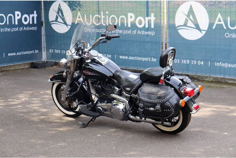 Harley-Davidson Heritage Softail Classic - Мотоциклет: снимка 3 Harley-Davidson Heritage Softail Classic - Мотоциклет: снимка 3