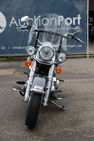 Мотоциклет Harley-Davidson Heritage Softail Classic: снимка 8 Мотоциклет Harley-Davidson Heritage Softail Classic: снимка 8