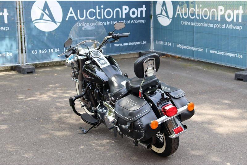 Harley-Davidson Heritage Softail Classic - Мотоциклет: снимка 4 Harley-Davidson Heritage Softail Classic - Мотоциклет: снимка 4