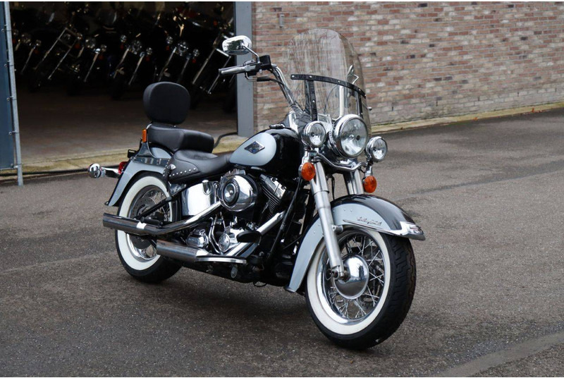 Мотоциклет Harley-Davidson Heritage Softail Classic: снимка 7 Мотоциклет Harley-Davidson Heritage Softail Classic: снимка 7