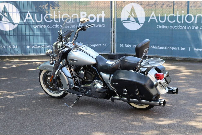 Harley-Davidson Road King Classic - Мотоциклет: снимка 3 Harley-Davidson Road King Classic - Мотоциклет: снимка 3