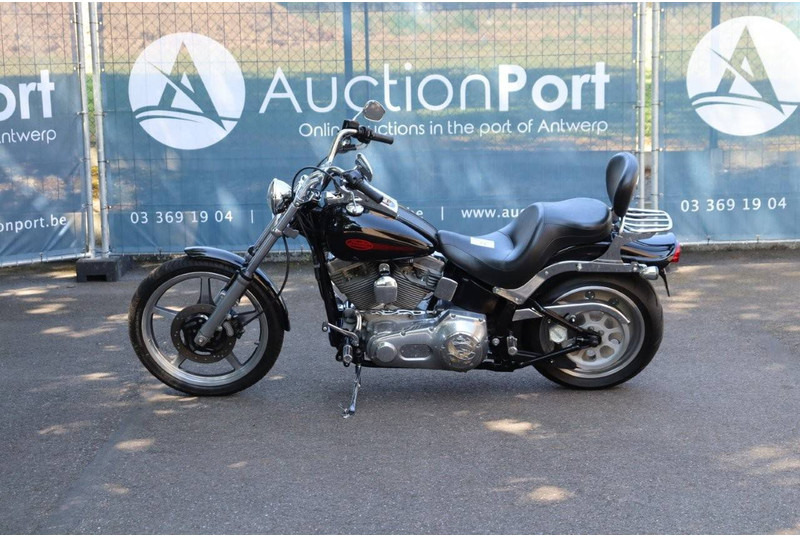 Harley-Davidson Softail Custom - Мотоциклет: снимка 2 Harley-Davidson Softail Custom - Мотоциклет: снимка 2