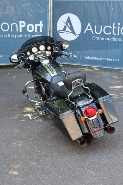 Harley-Davidson Street Glide - Мотоциклет: снимка 4 Harley-Davidson Street Glide - Мотоциклет: снимка 4