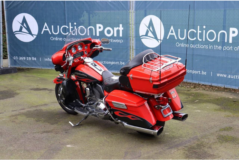 Harley-Davidson Ultra Classic CVO - Мотоциклет: снимка 4 Harley-Davidson Ultra Classic CVO - Мотоциклет: снимка 4