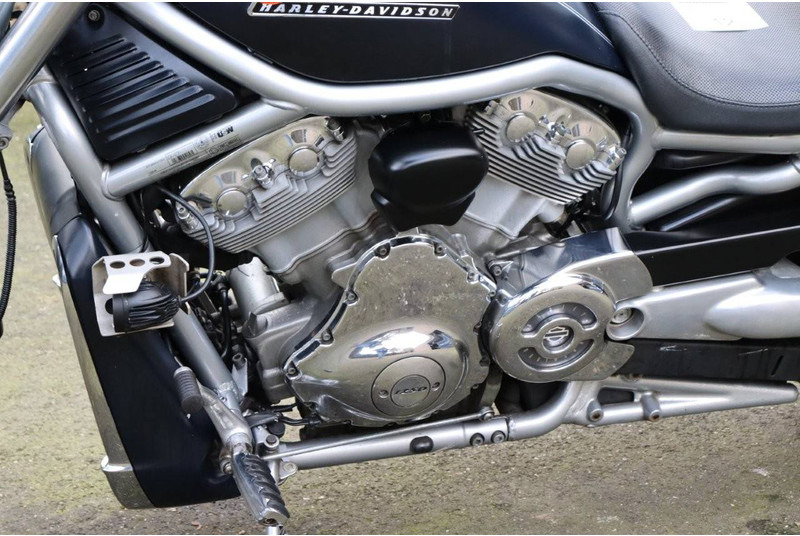 Мотоциклет Harley-Davidson V-Rod VRSC: снимка 15 Мотоциклет Harley-Davidson V-Rod VRSC: снимка 15