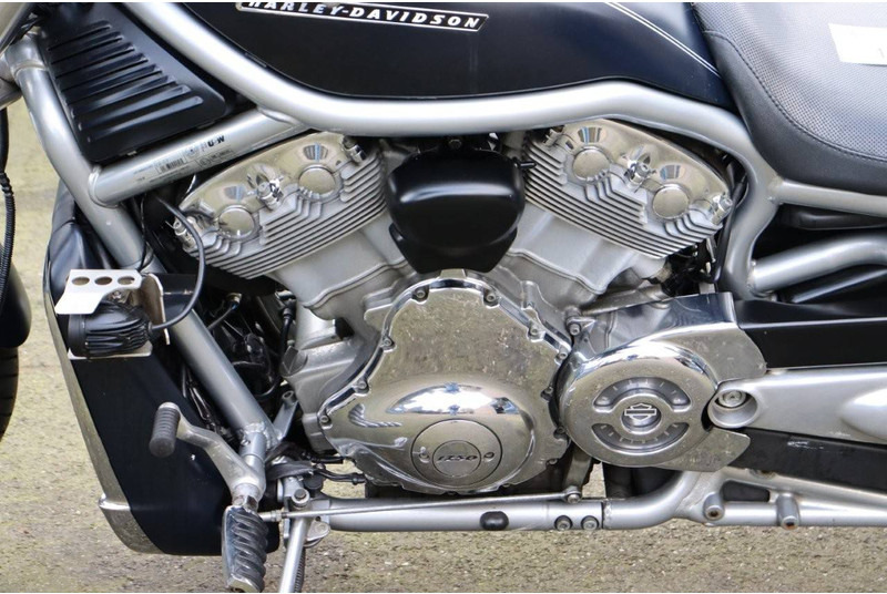 Мотоциклет Harley-Davidson V-Rod VRSC: снимка 14 Мотоциклет Harley-Davidson V-Rod VRSC: снимка 14