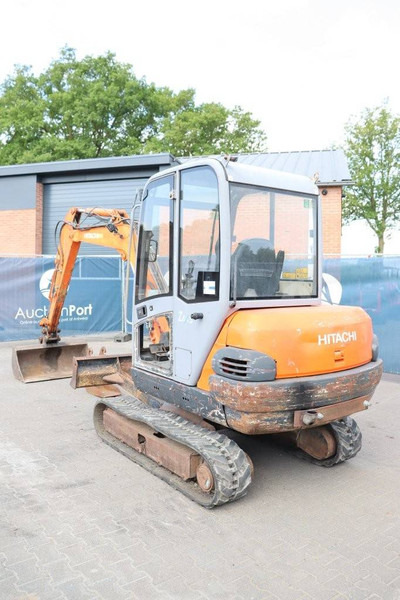 Hitachi ZX35 - Верижен багер: снимка 3 Hitachi ZX35 - Верижен багер: снимка 3
