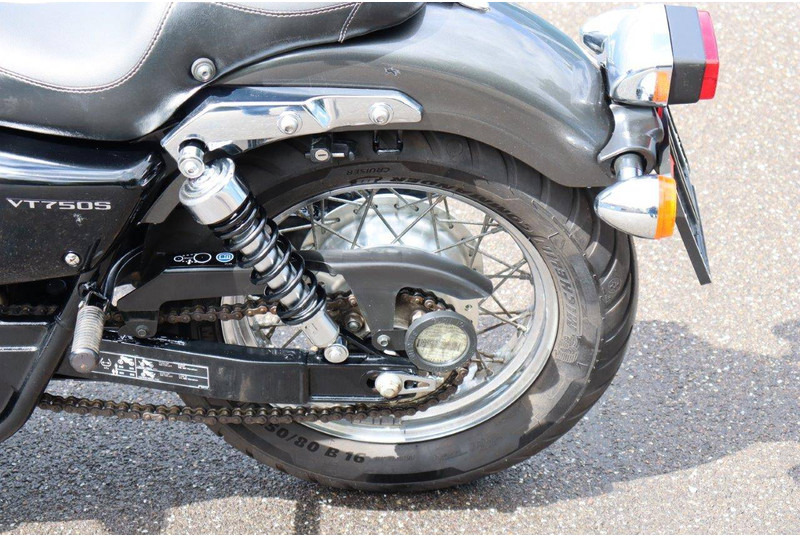 Мотоциклет Honda VT750: снимка 14