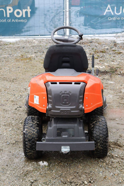 Husqvarna R216AWD - Косачка за трева: снимка 5 Husqvarna R216AWD - Косачка за трева: снимка 5