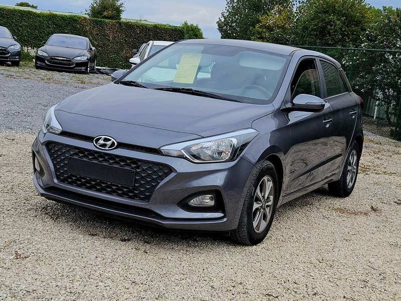Hyundai i20 1.2 - Седан: снимка 1 Hyundai i20 1.2 - Седан: снимка 1