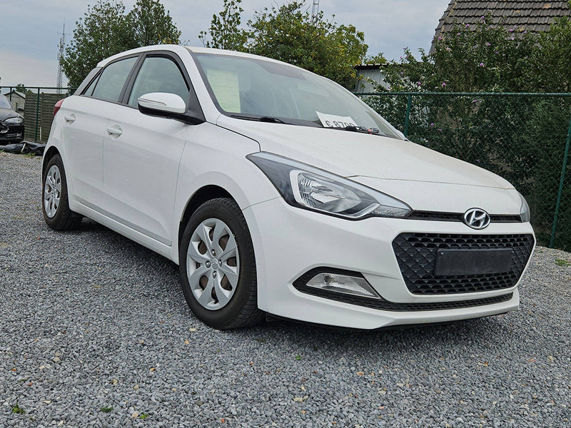 Hyundai i20 1.2 - Седан: снимка 4 Hyundai i20 1.2 - Седан: снимка 4