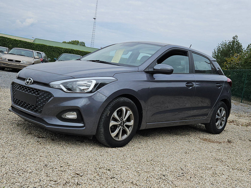 Hyundai i20 1.2 - Седан: снимка 2 Hyundai i20 1.2 - Седан: снимка 2