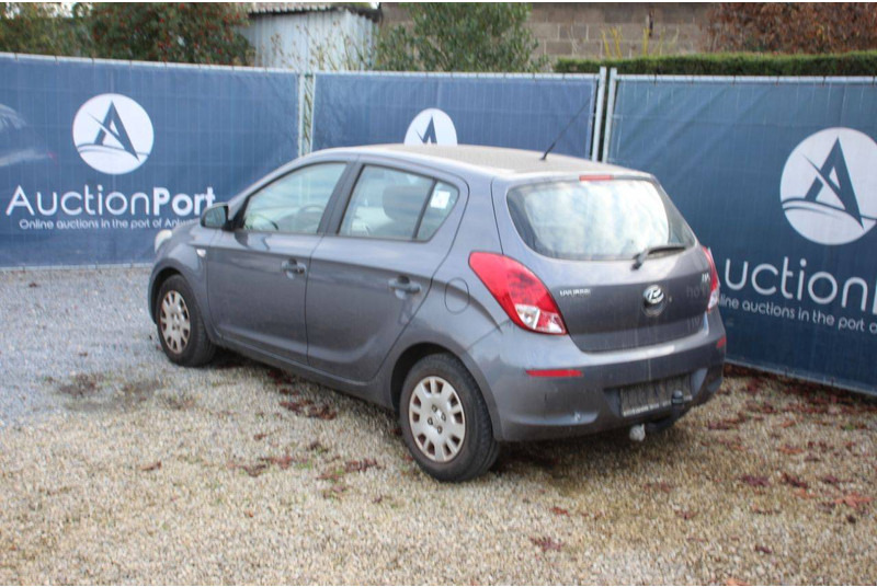 Hyundai i20 - Седан: снимка 3 Hyundai i20 - Седан: снимка 3