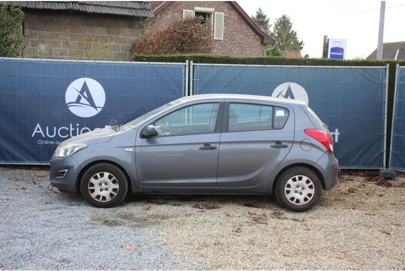 Hyundai i20 - Седан: снимка 2 Hyundai i20 - Седан: снимка 2